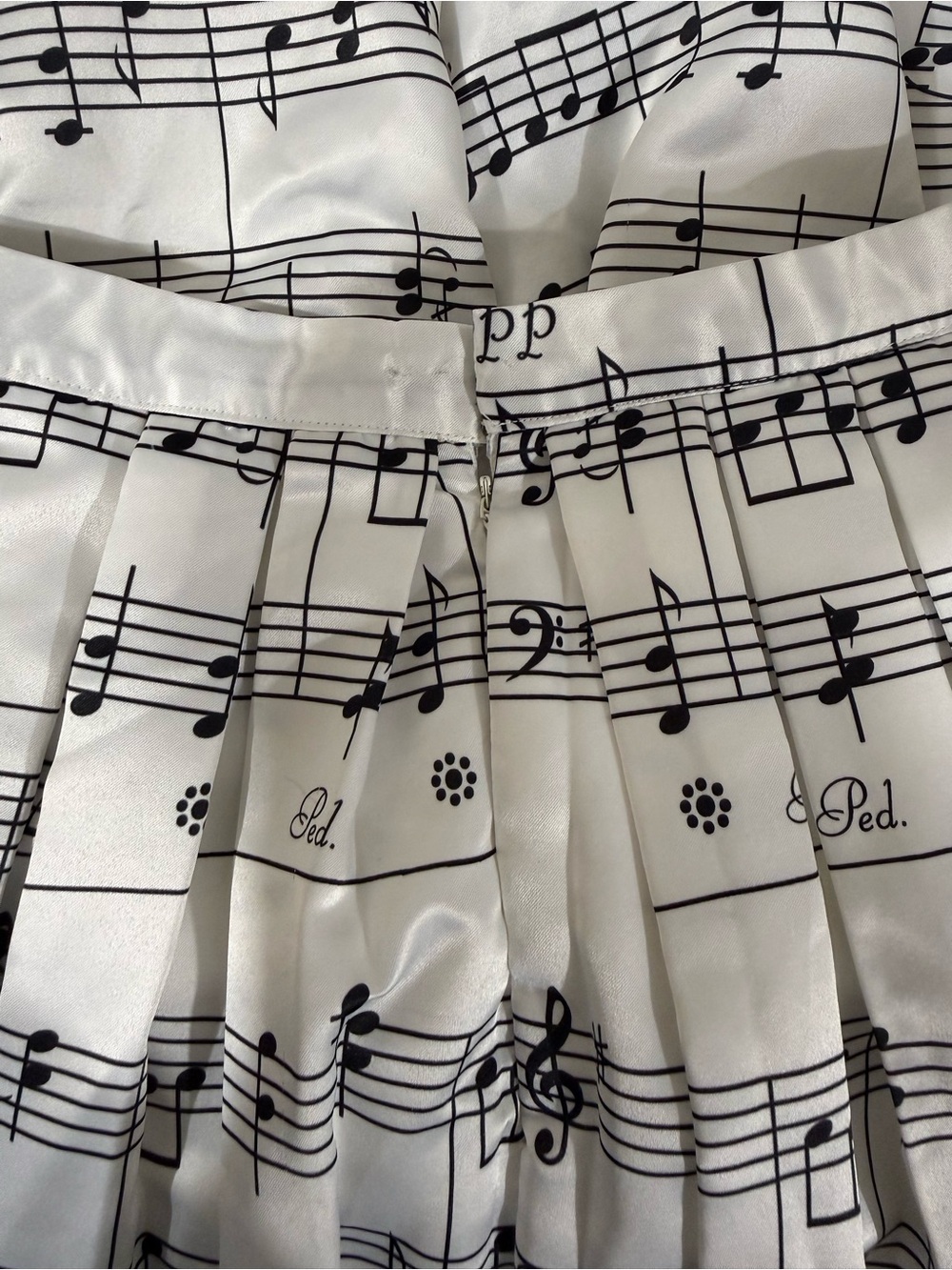 Chicwish Black & White Musical Note Pleated Skirt - Picture 2 of 7